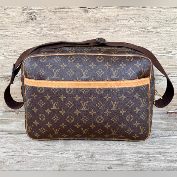 Louis Vuitton Reporter GM size Messenger Bag - Picture 1 of 11
